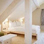 Hotel Romantik Muottas Muragl Samedan