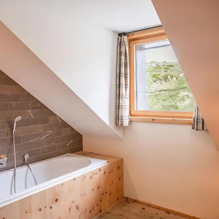 Romantik Muottas Muragl Otel 3*