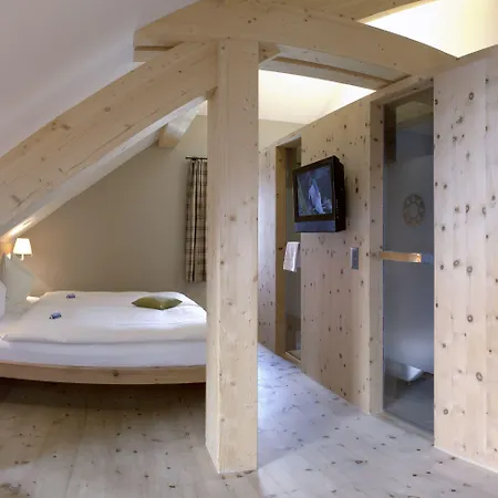 Romantik Muottas Muragl Ξενοδοχείο 3*