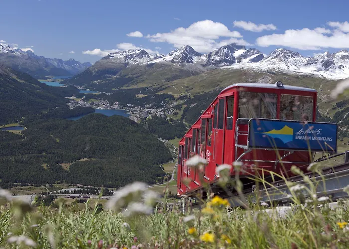 Romantik Muottas Muragl Szálloda 3*