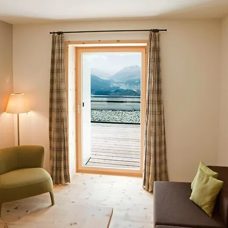 Romantik Muottas Muragl ساميدان