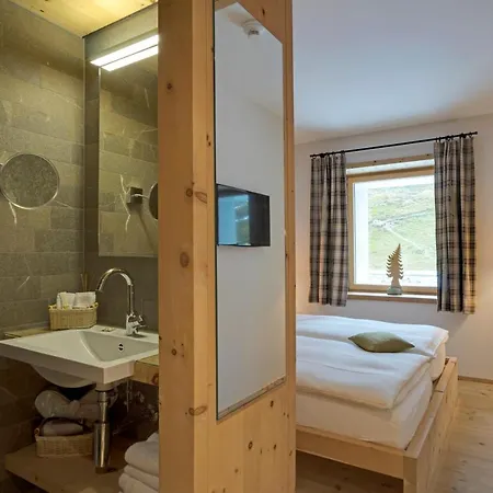 Romantik Muottas Muragl فندق 3*