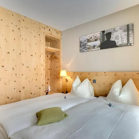 Romantik Muottas Muragl ساميدان