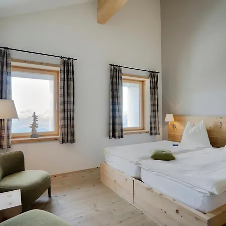 Romantik Muottas Muragl فندق