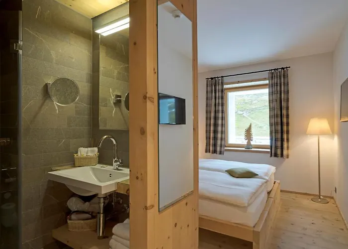 Romantik Muottas Muragl Hotel 3*